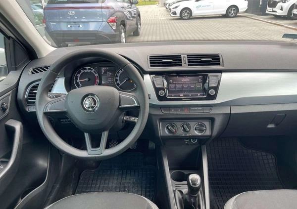 Skoda Fabia cena 45900 przebieg: 115508, rok produkcji 2019 z Kobylin małe 301
